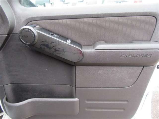 Ford Explorer 2010 photo 32